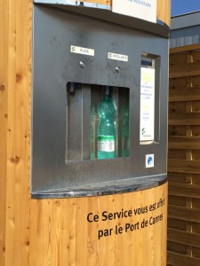 Der Mineralwasserautomat am Hafen von Cannes, ein super Service