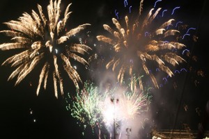 Feuerwerk beim Hafenfest in Cannes