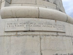 Inschrift am Leuchtturm von Paul Valery